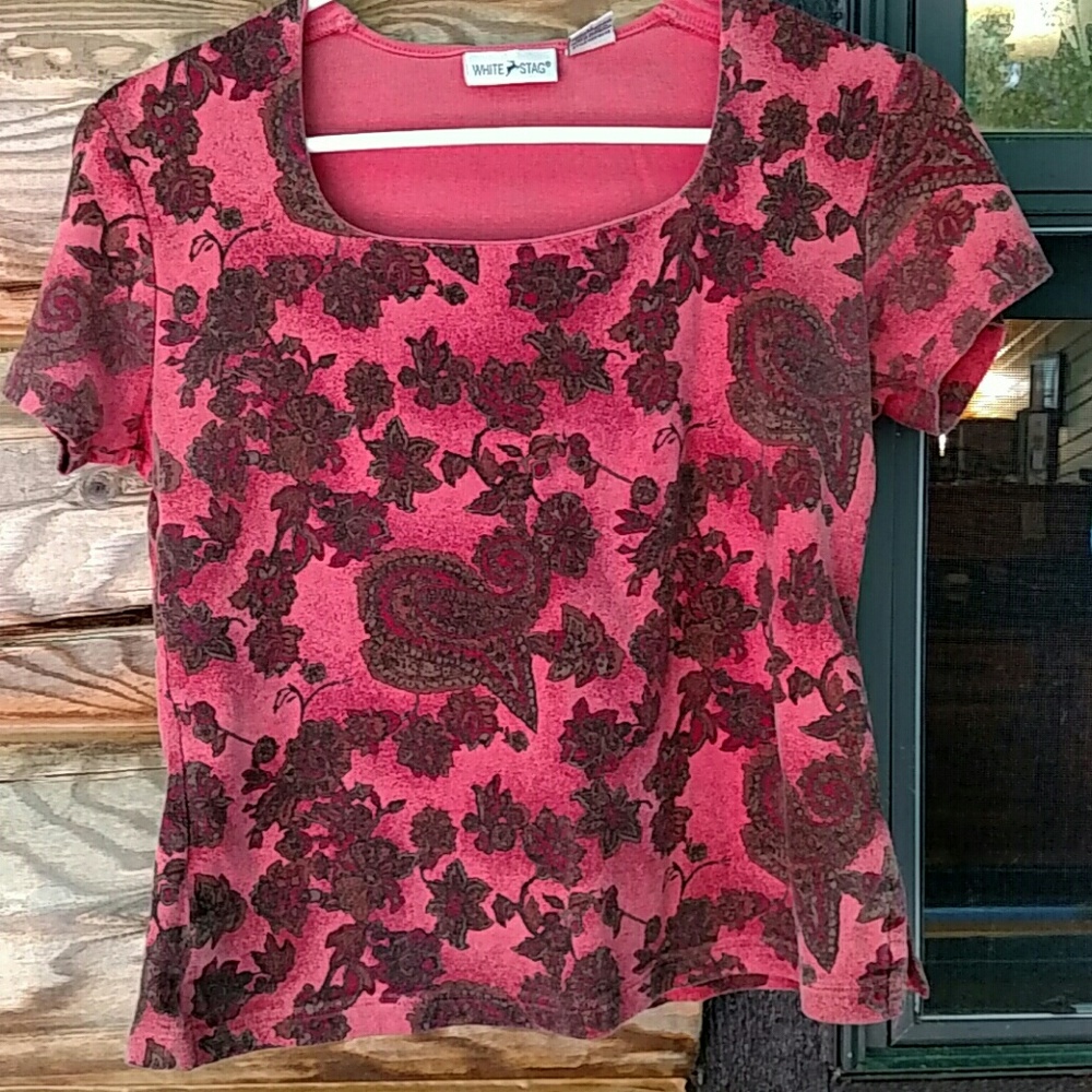 Pretty patterned shirt.  Peach. Size M. White Stag